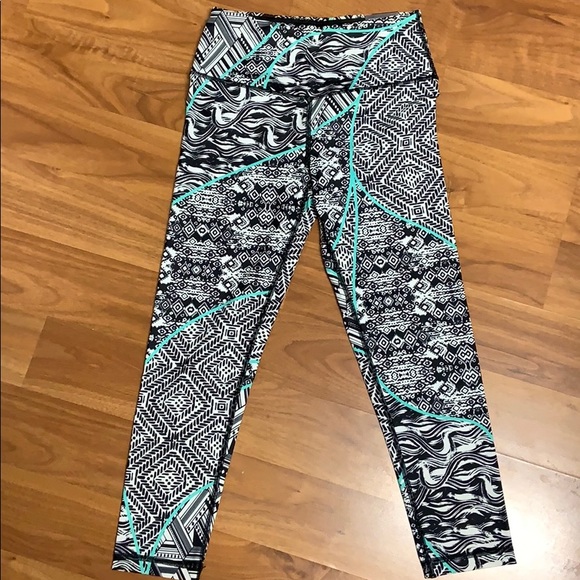 NWT Victoria’s Secret VSX Sport Knockout Capri